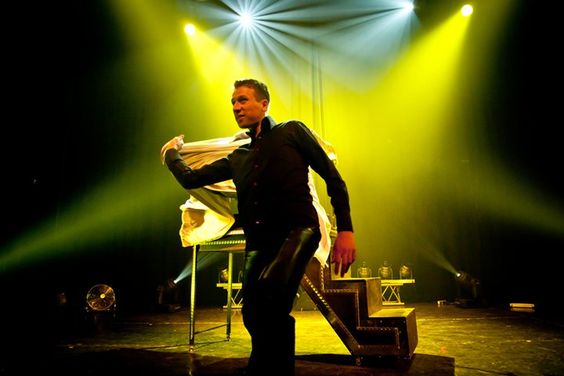 Kouzelník – program a show pro vaši oslavu či párty Kouzelník – program a show pro vaši oslavu či párty